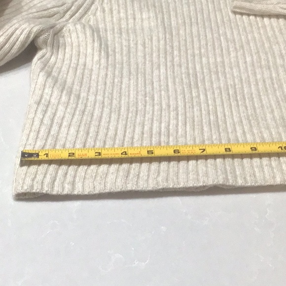 COPY - CLEARANCE | H & M cropped Mock turtleneck sweater; LIKE NEW - Picture 3 of 8